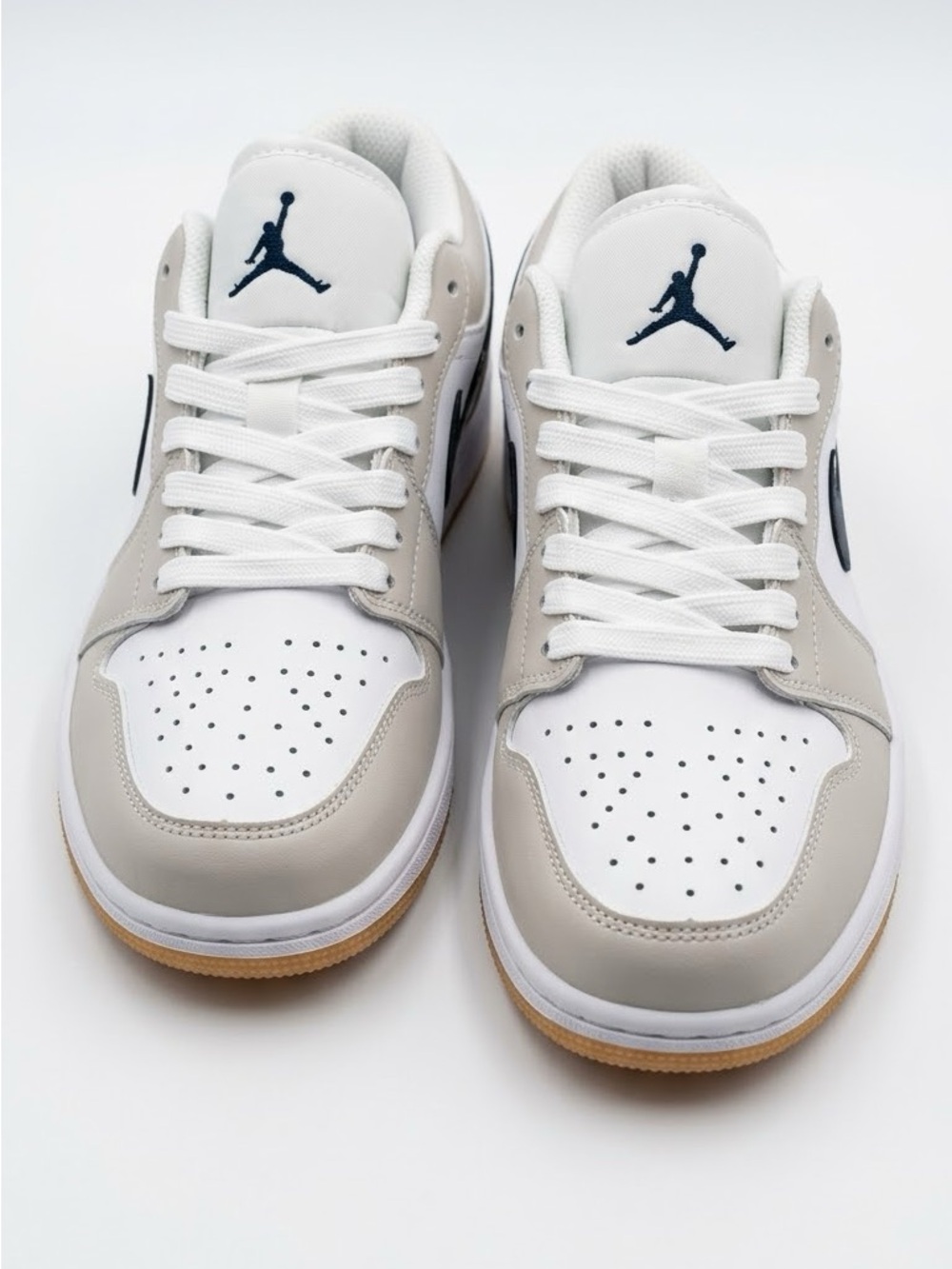 Jordan Low-Top Sneakers in White, Light Gray and Navy